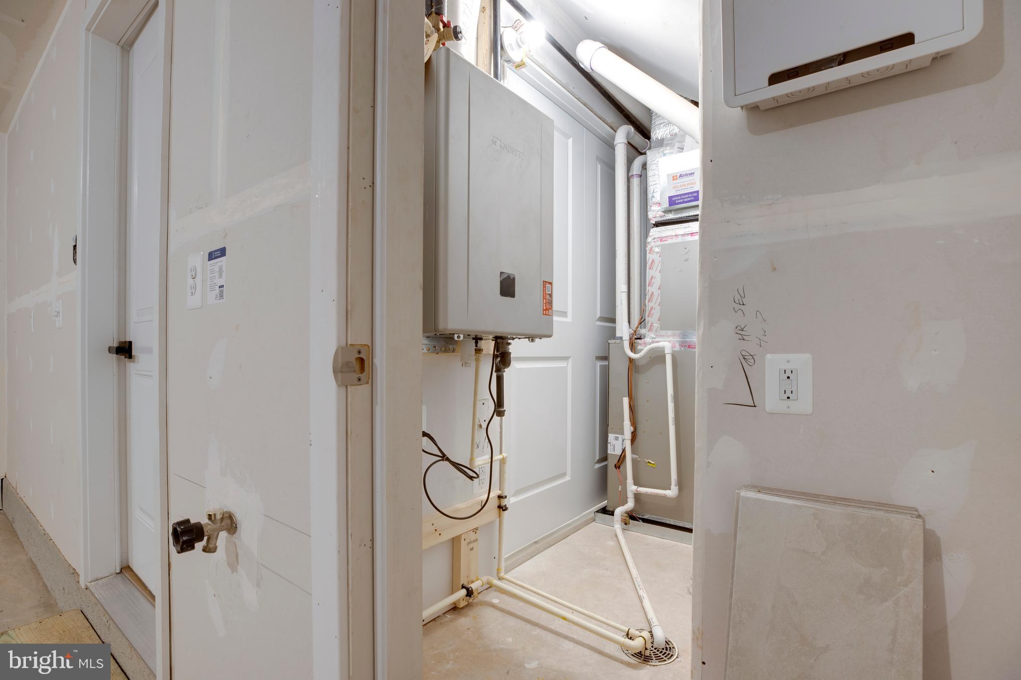 ELLIPSE AT WESTFIELDS - Residential Lease