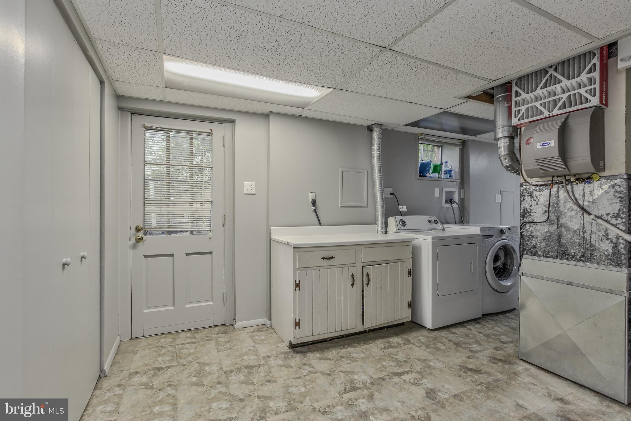 MANOR WOODS - Residential