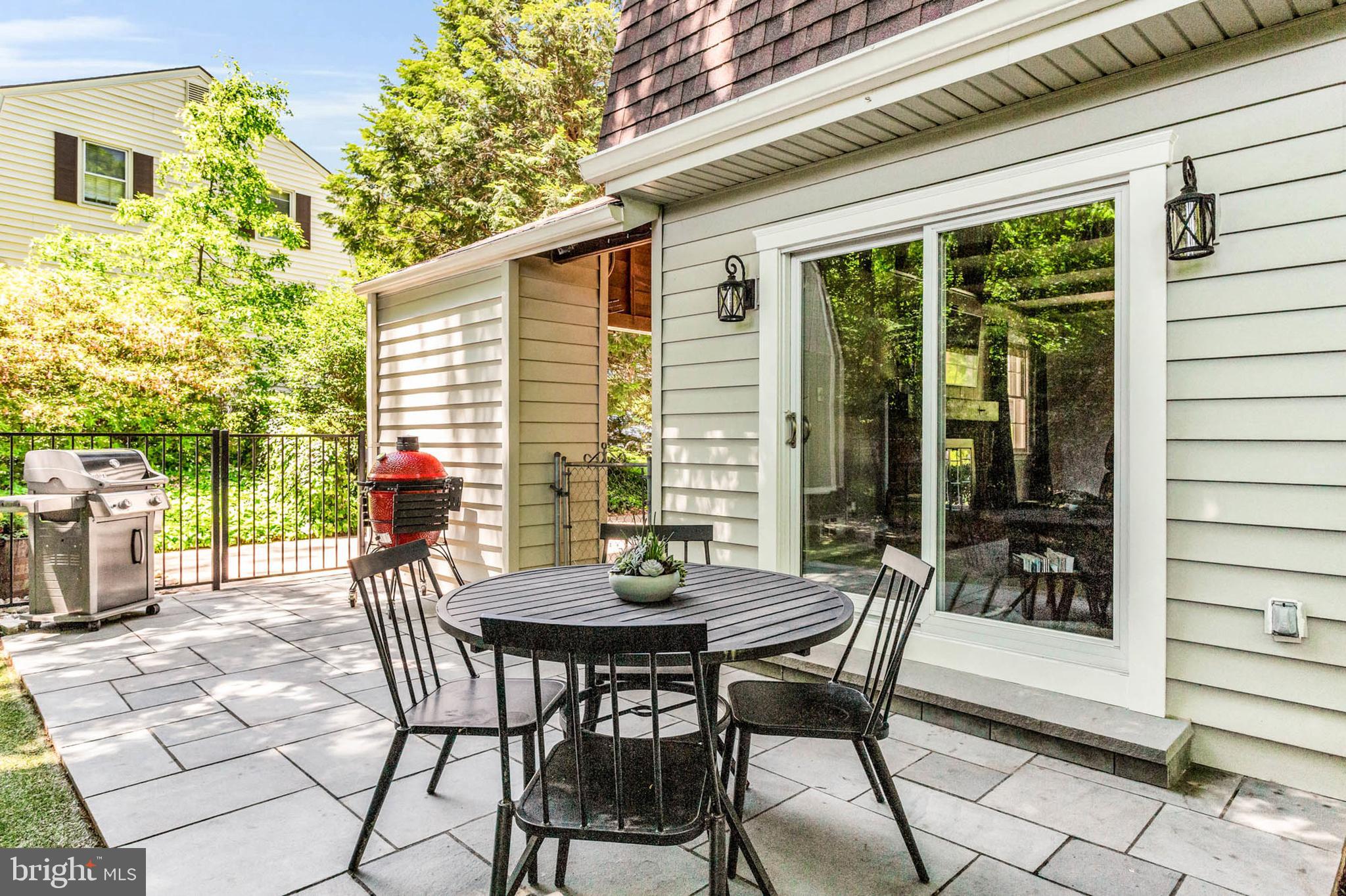 MANOR WOODS - Residential