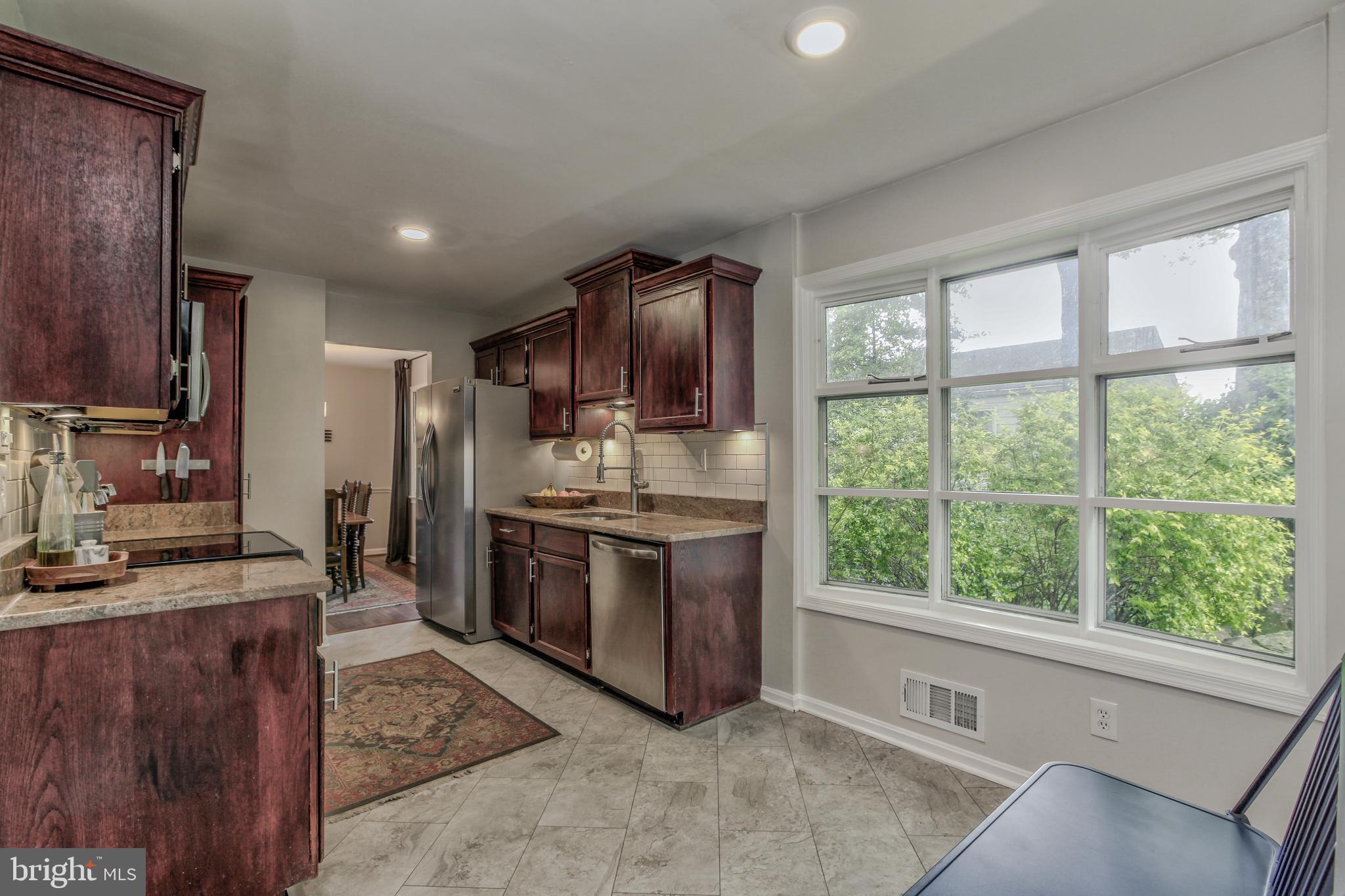 MANOR WOODS - Residential