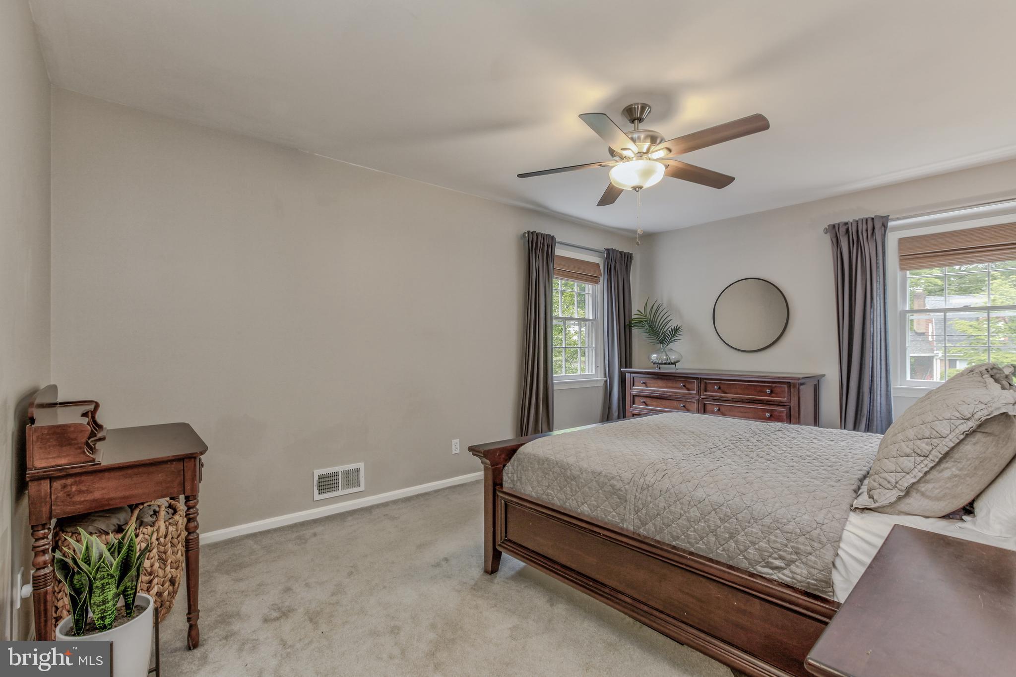 MANOR WOODS - Residential