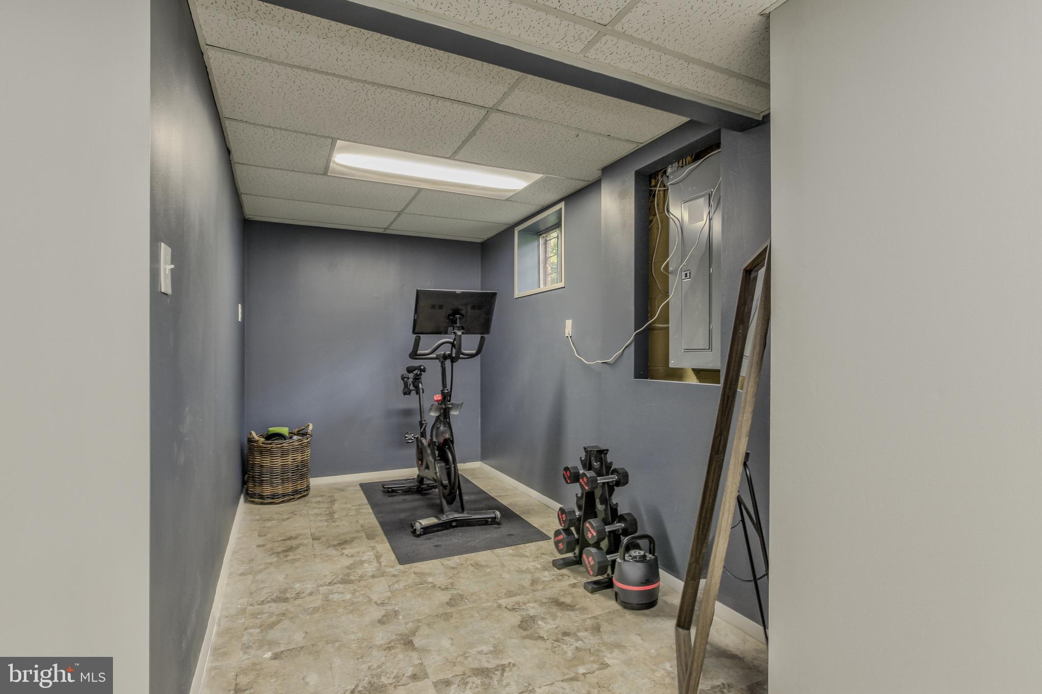 MANOR WOODS - Residential