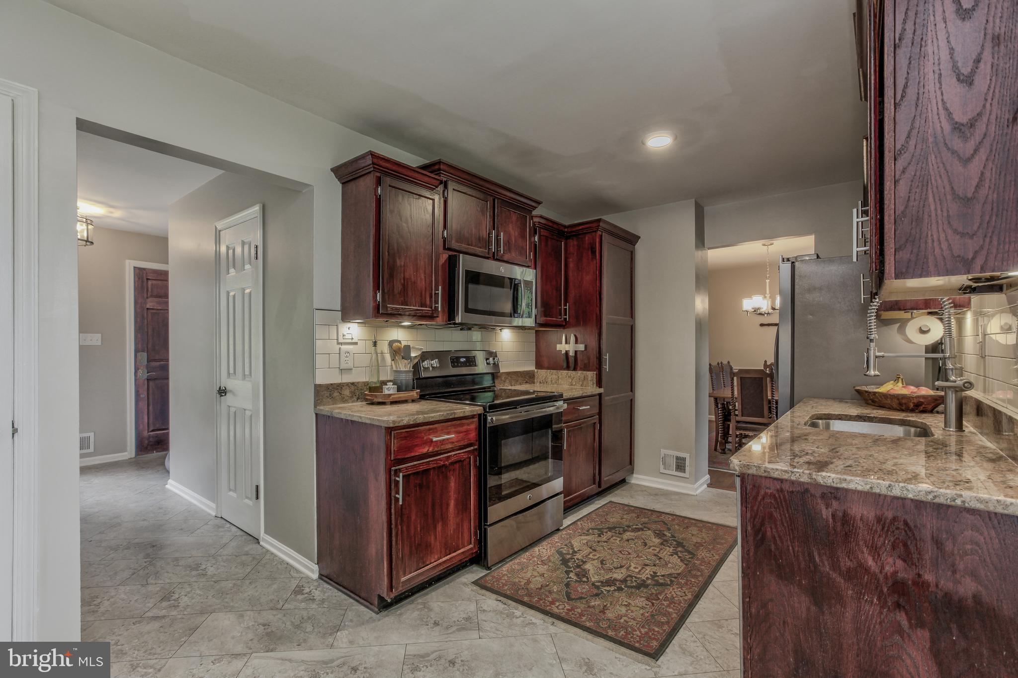 MANOR WOODS - Residential