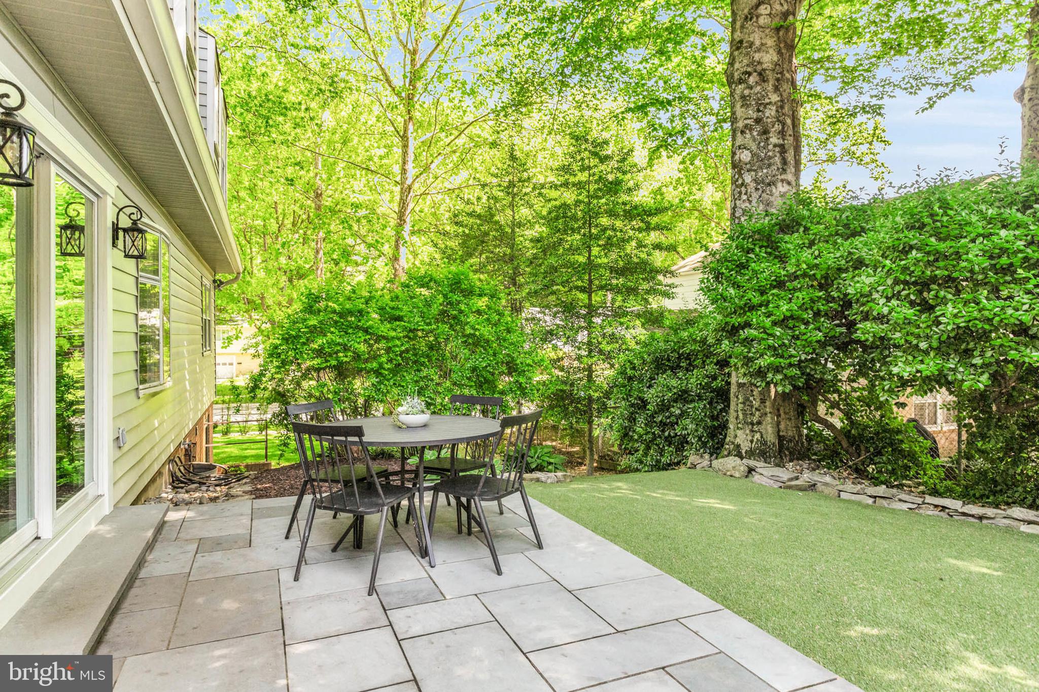 MANOR WOODS - Residential