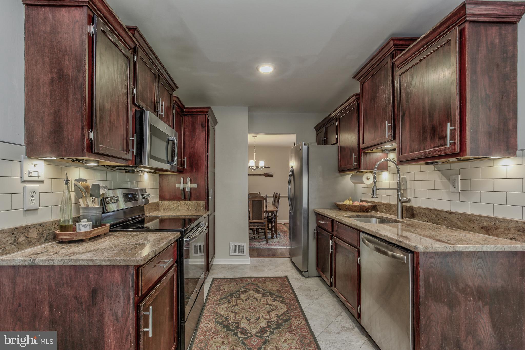 MANOR WOODS - Residential