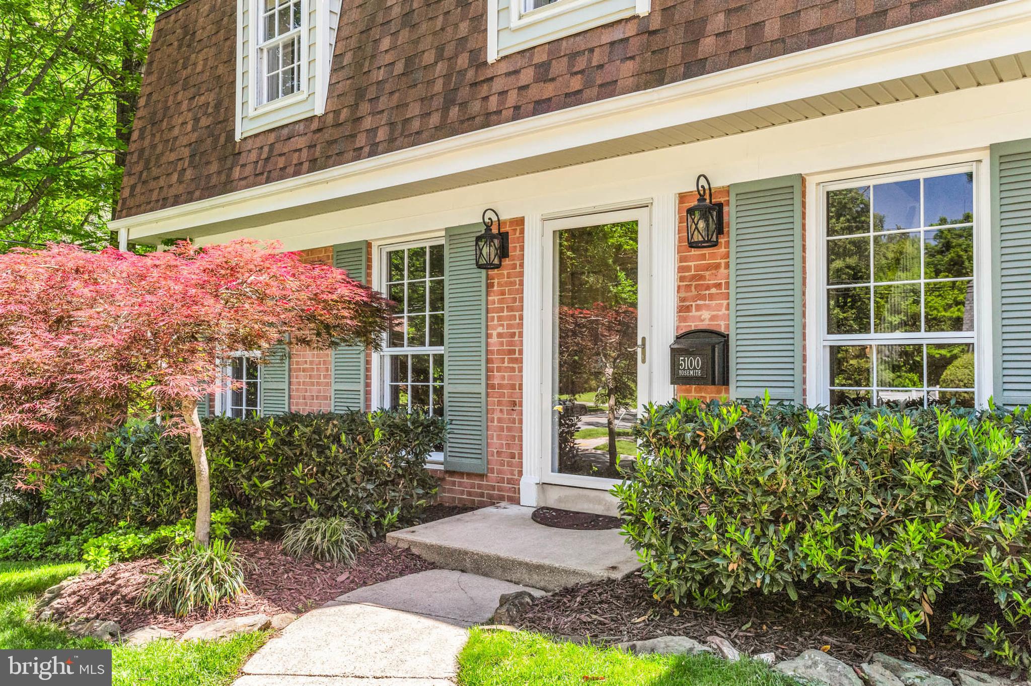 MANOR WOODS - Residential