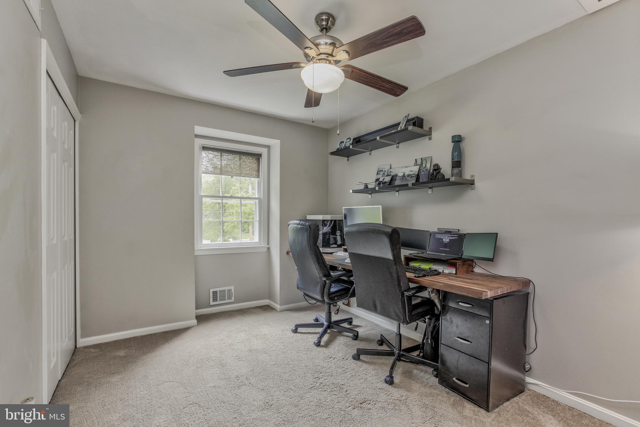 MANOR WOODS - Residential