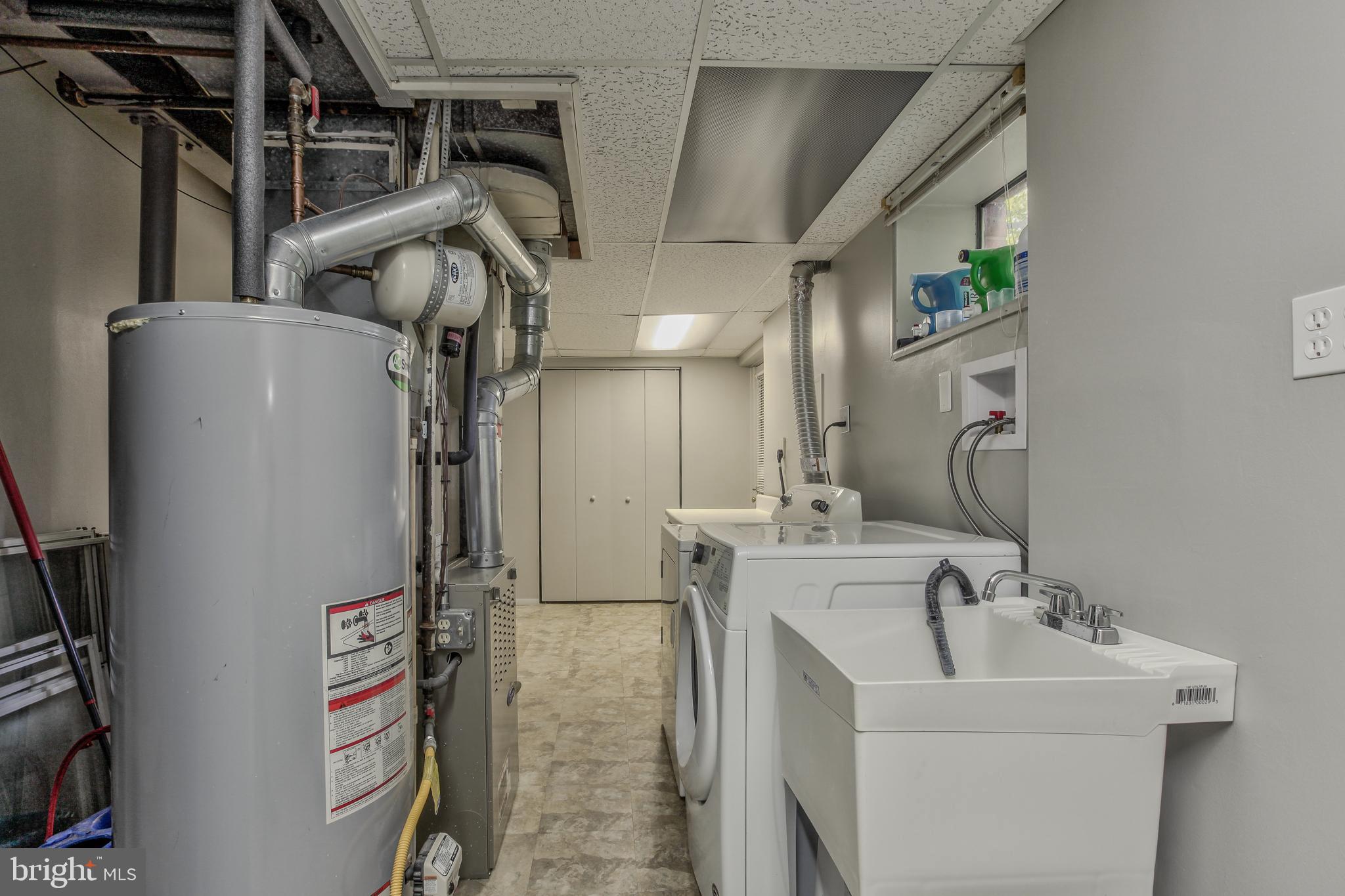 MANOR WOODS - Residential