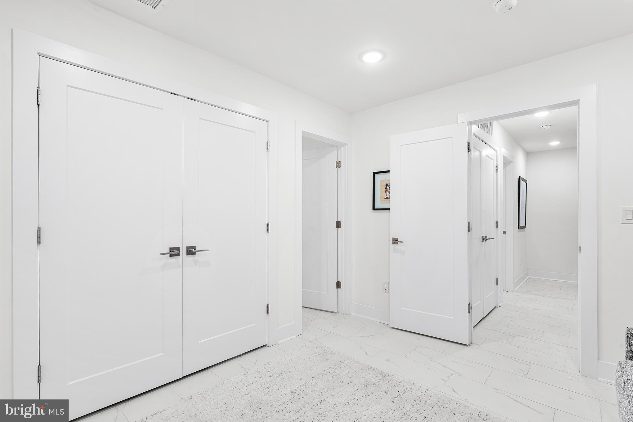 FAIRMOUNT - Residential