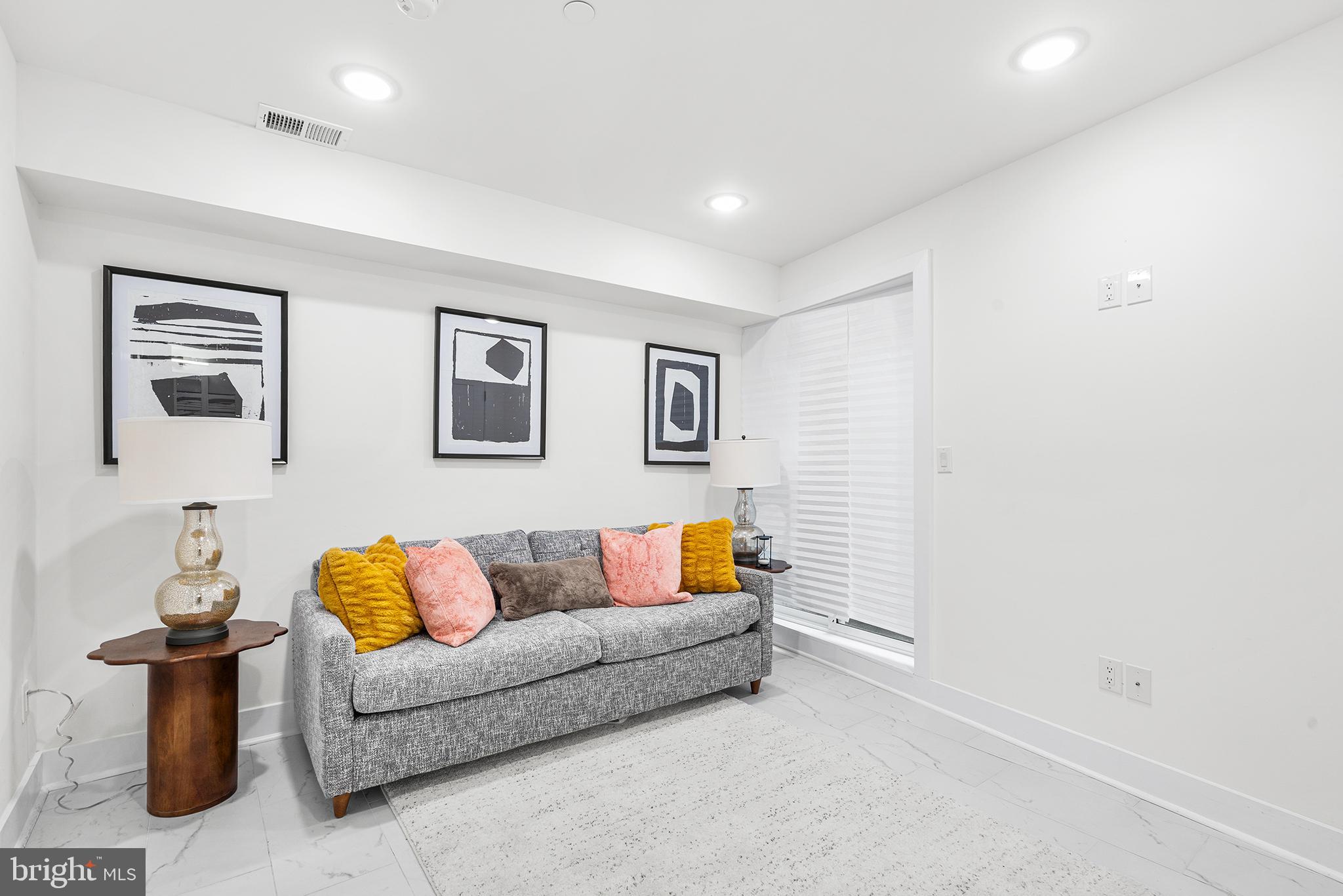 FAIRMOUNT - Residential