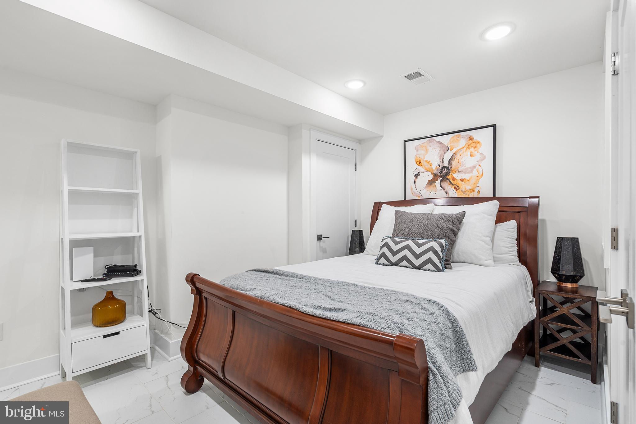 FAIRMOUNT - Residential