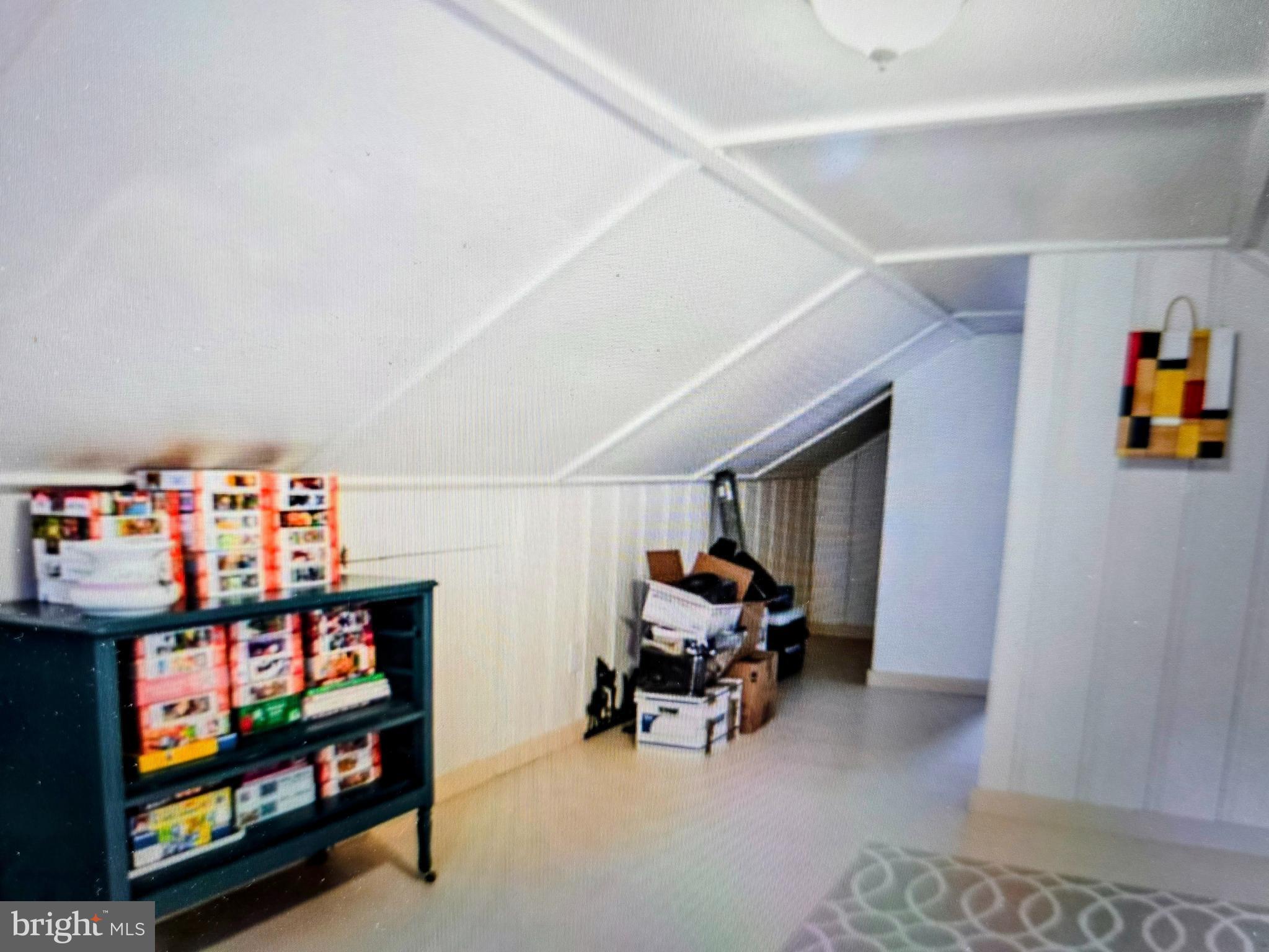 WOODLAND BEACH - Residential