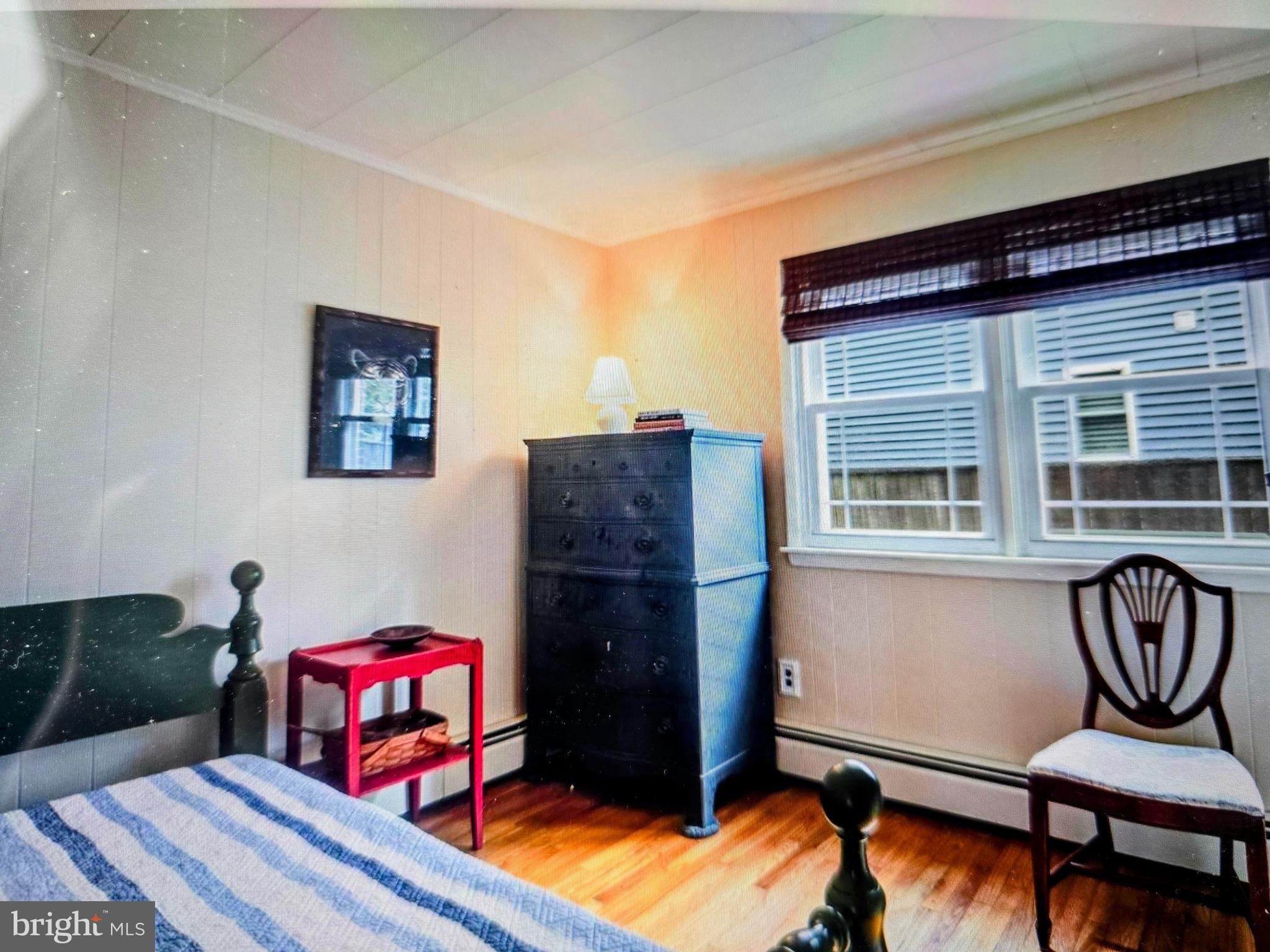 WOODLAND BEACH - Residential