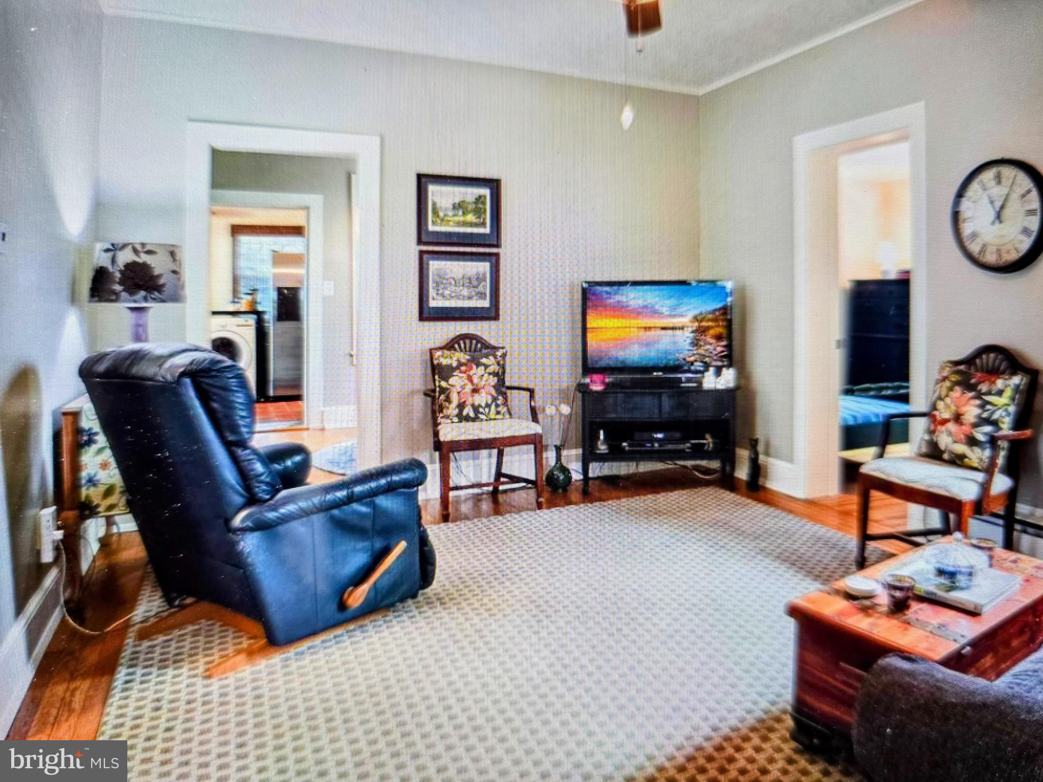 WOODLAND BEACH - Residential