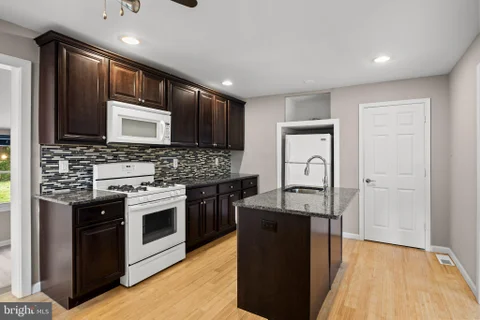 MLS: NJBL2121860
