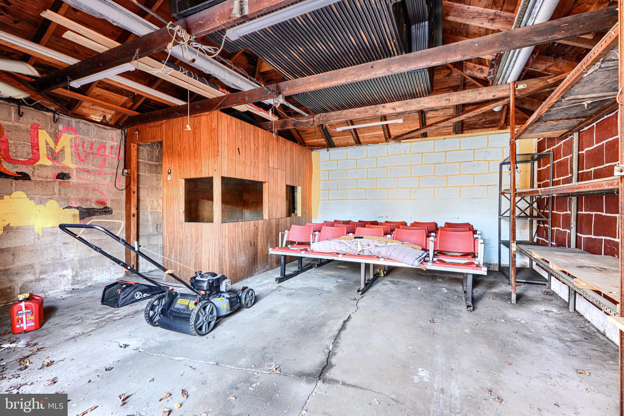 RADNOR WINSTON - Residential