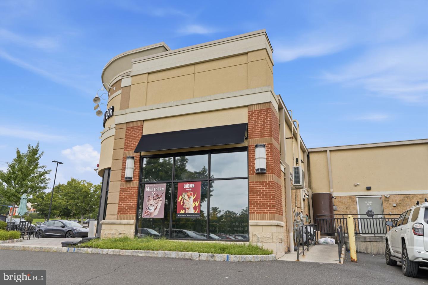 711 EASTON ROAD