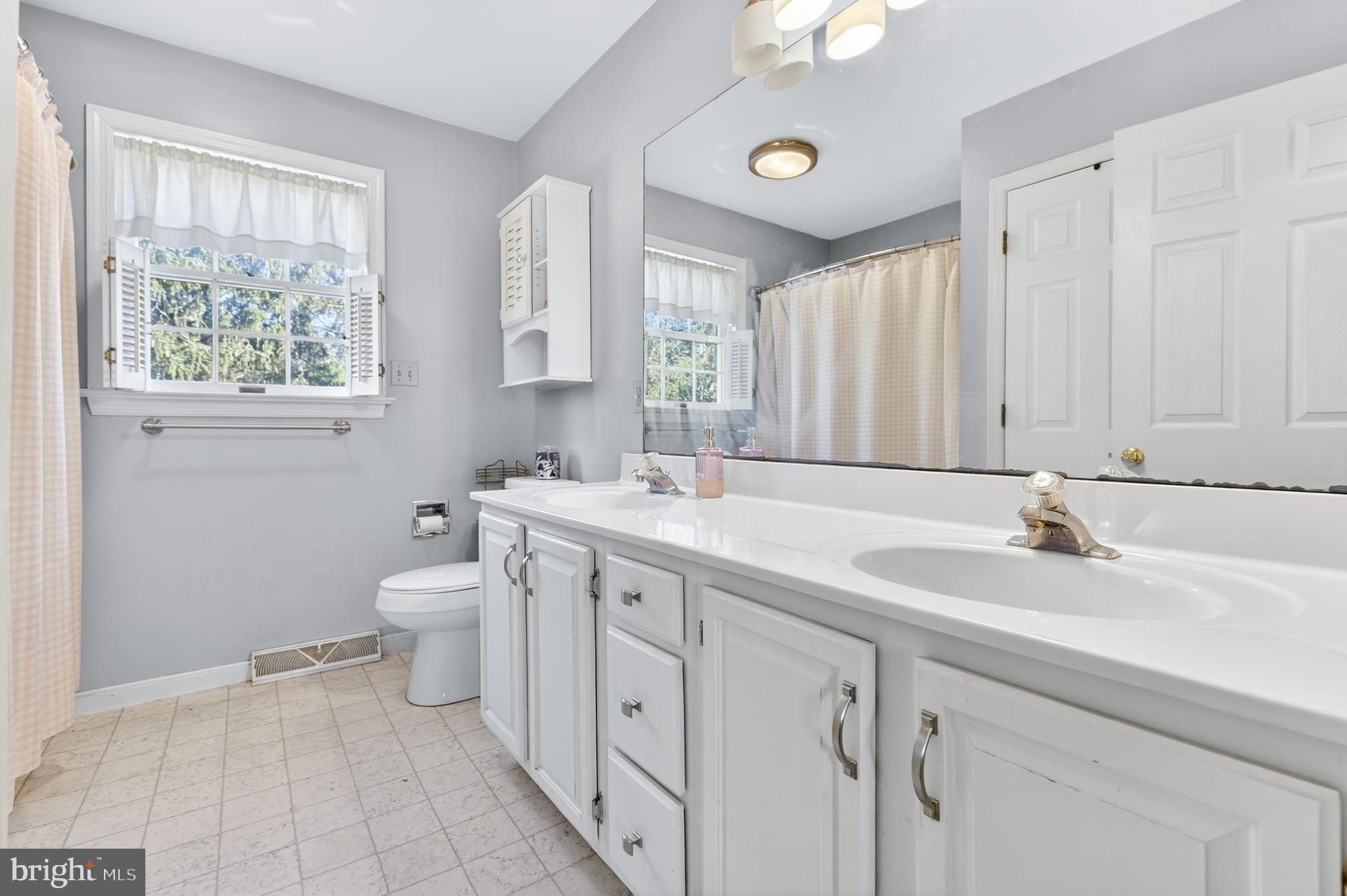 CHARLESTOWN MANOR - Residential