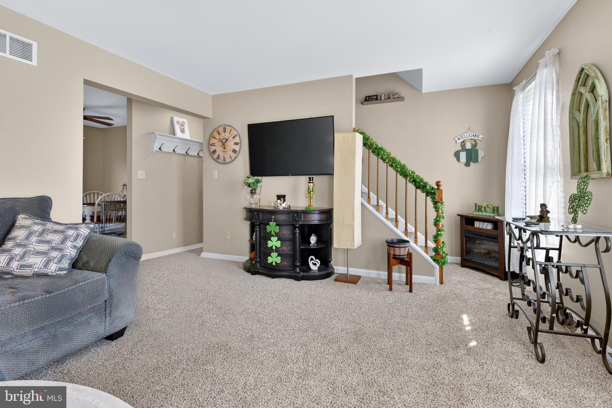 CHARLESTOWN MANOR - Residential