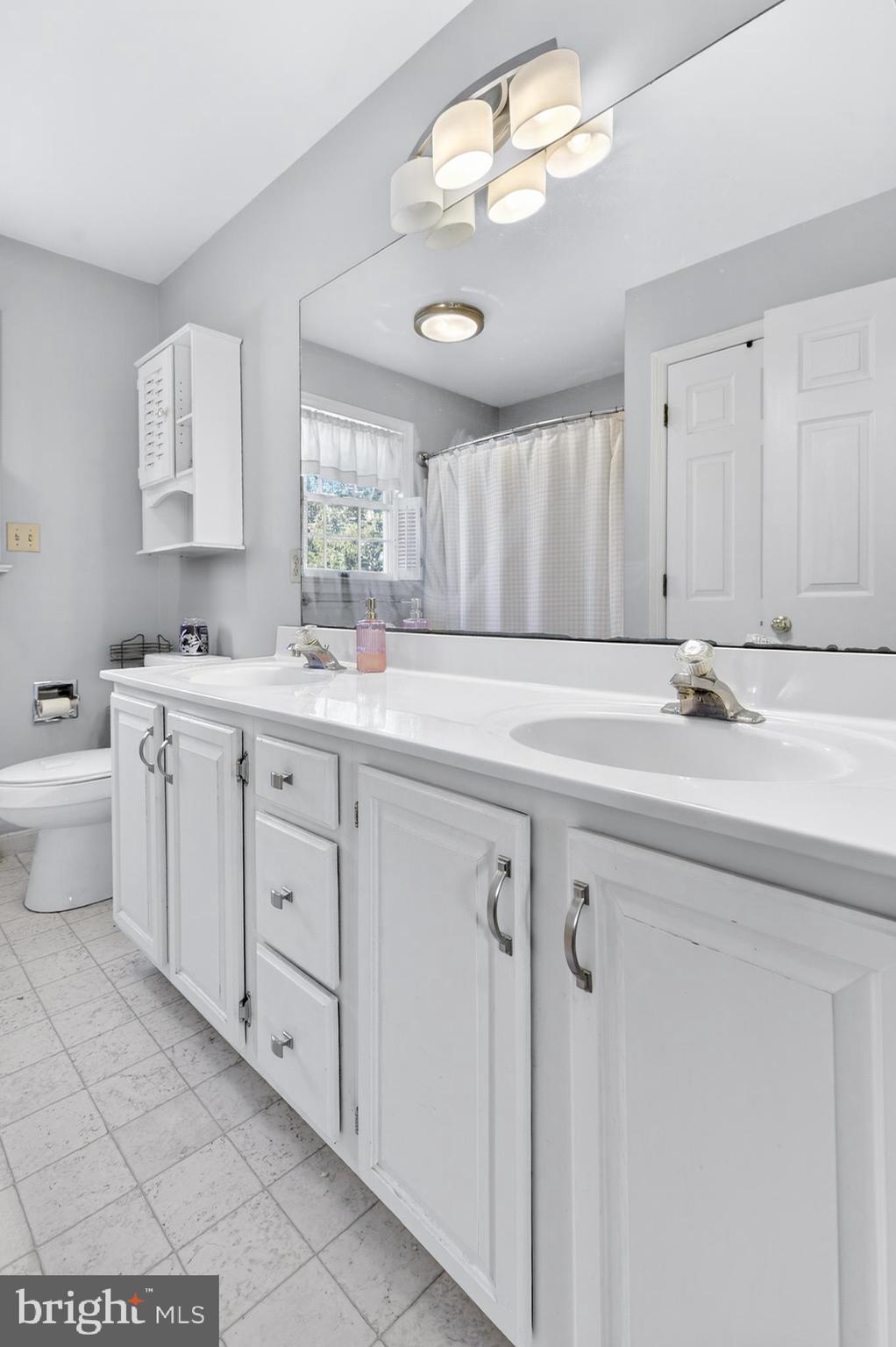 CHARLESTOWN MANOR - Residential