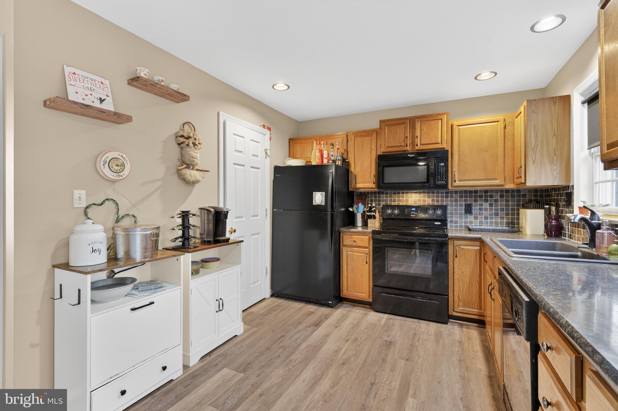 CHARLESTOWN MANOR - Residential