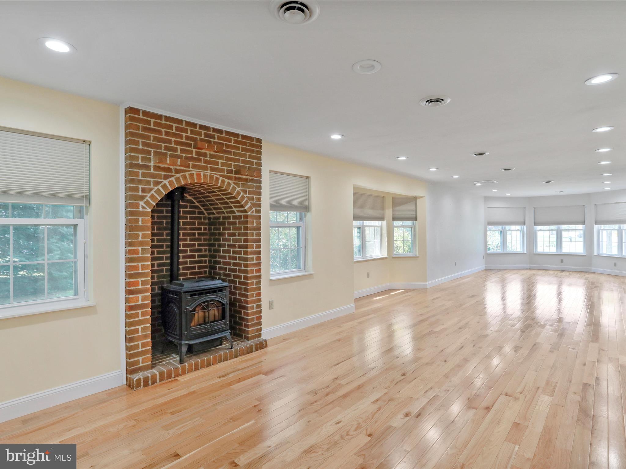 MOUNTAIN BROOK ESTATES - Residential