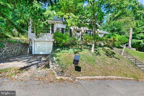 Homes For Sale - 2501 Parkview Road<br/> BALTIMORE, MD 21207