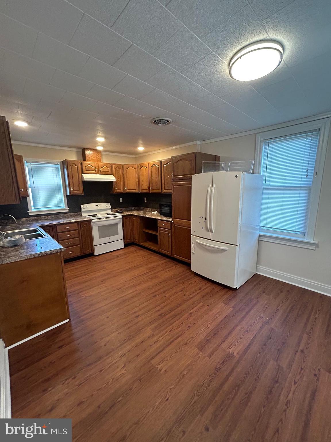 RESIDENTIAL - Residential Lease