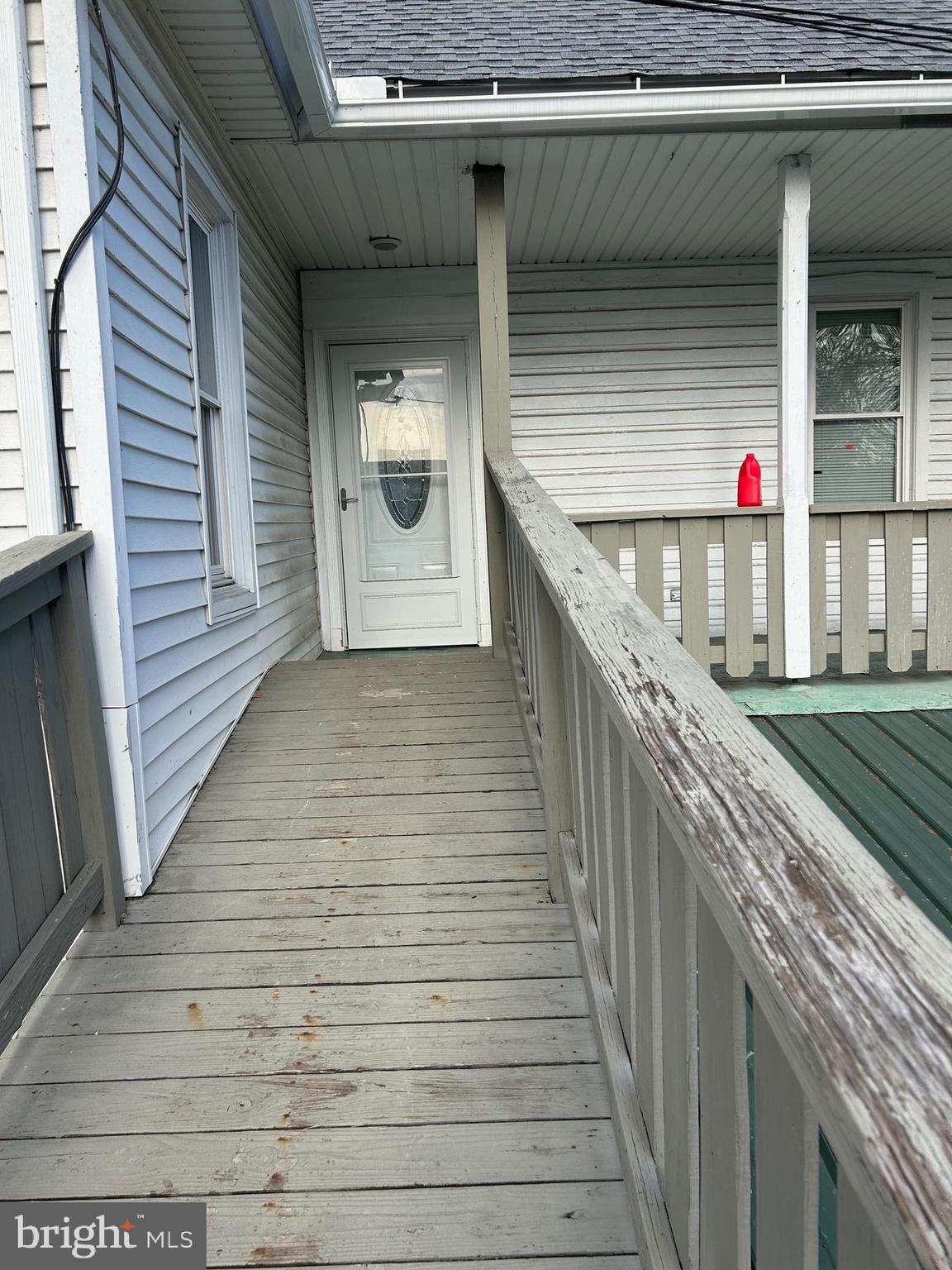 Newly renovated two bedroom apartment. No Smoking.  $50 nonrefundable application fee required per applicant and if selected $50
admin fee. 615 Min. Credit Score 


AGENTS READ REMARKS