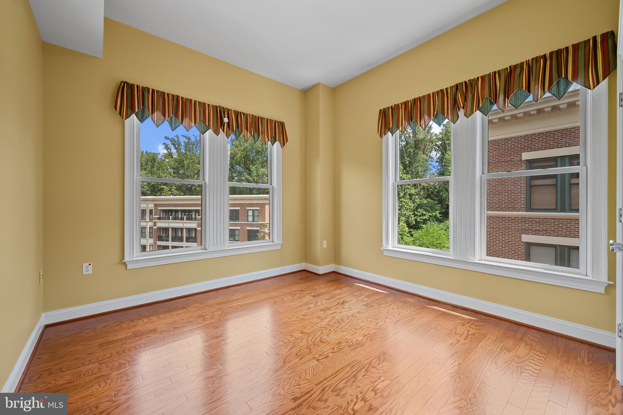 STRATHMORE PARK - Residential