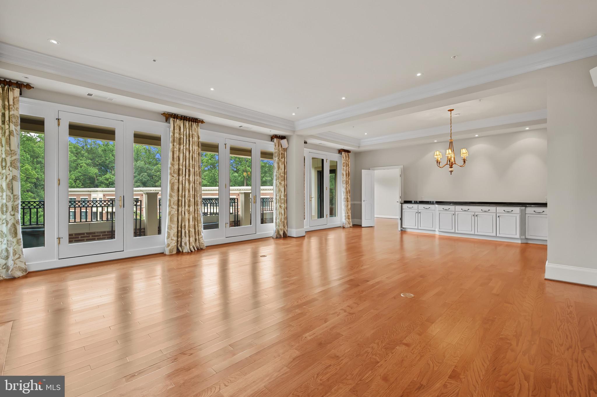 STRATHMORE PARK - Residential