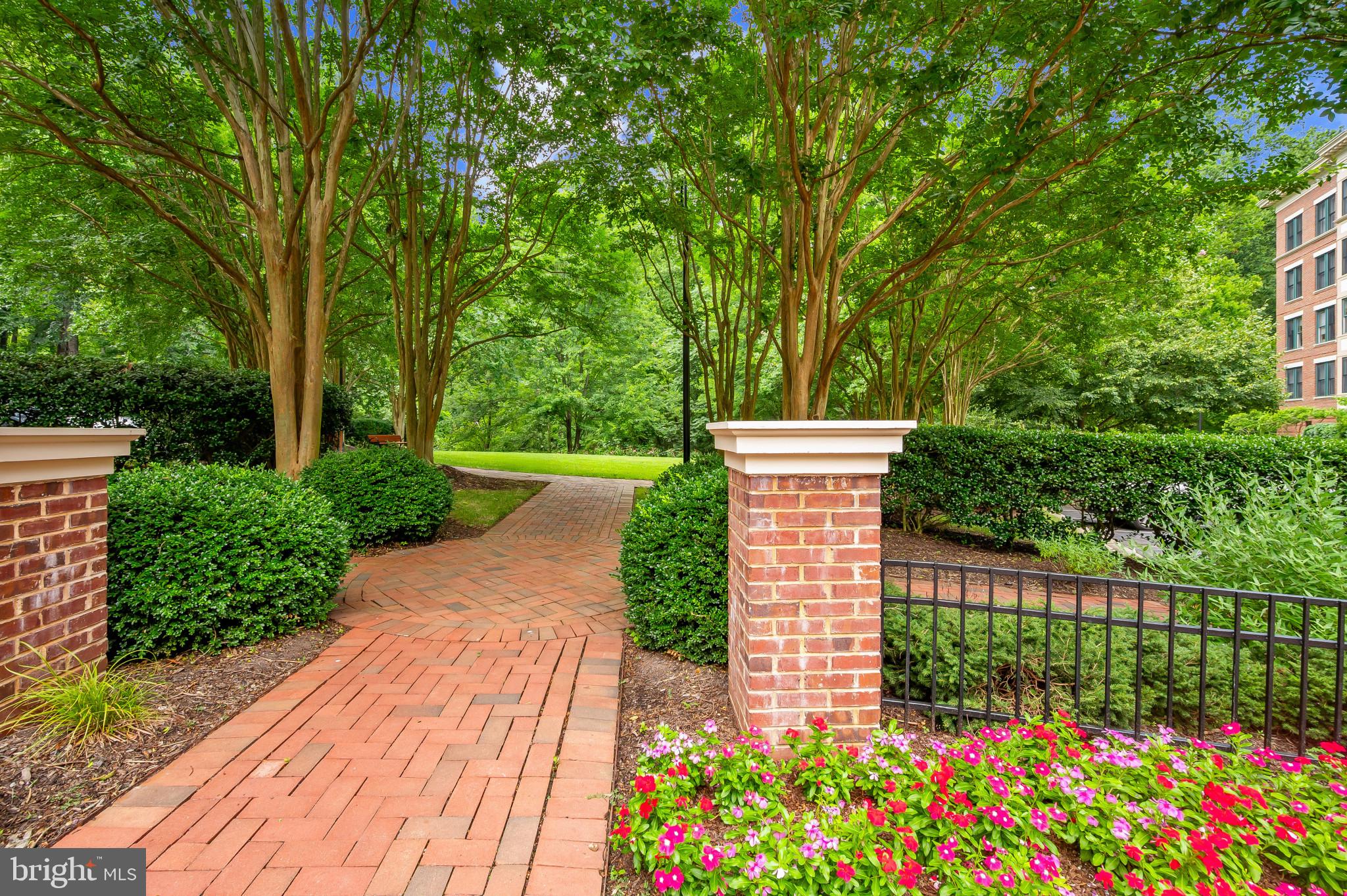 STRATHMORE PARK - Residential