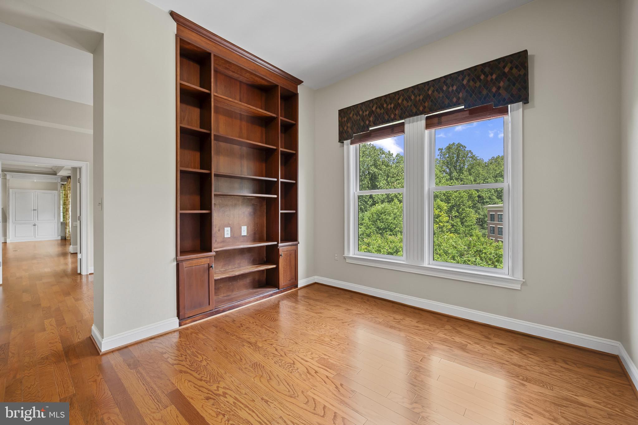 STRATHMORE PARK - Residential