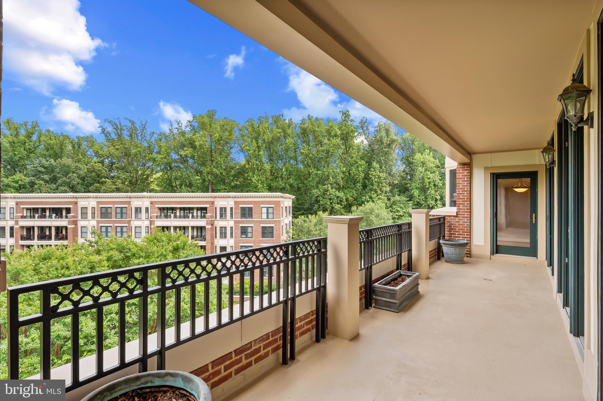 STRATHMORE PARK - Residential