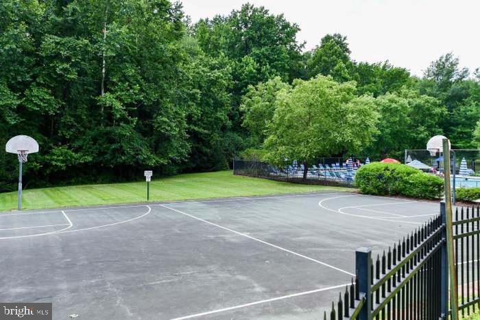 PIN OAK VILLAGE - Residential