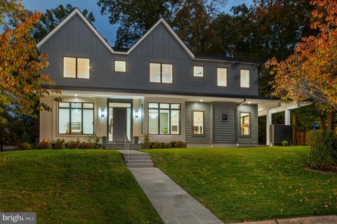 Photo of 6921 Granby Street, BETHESDA, MD 20817 (MLS # MDMC2210768)