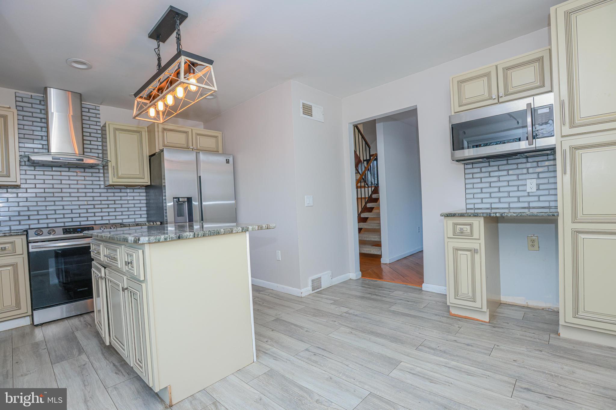 KIMBERLY MEADOWS - Residential