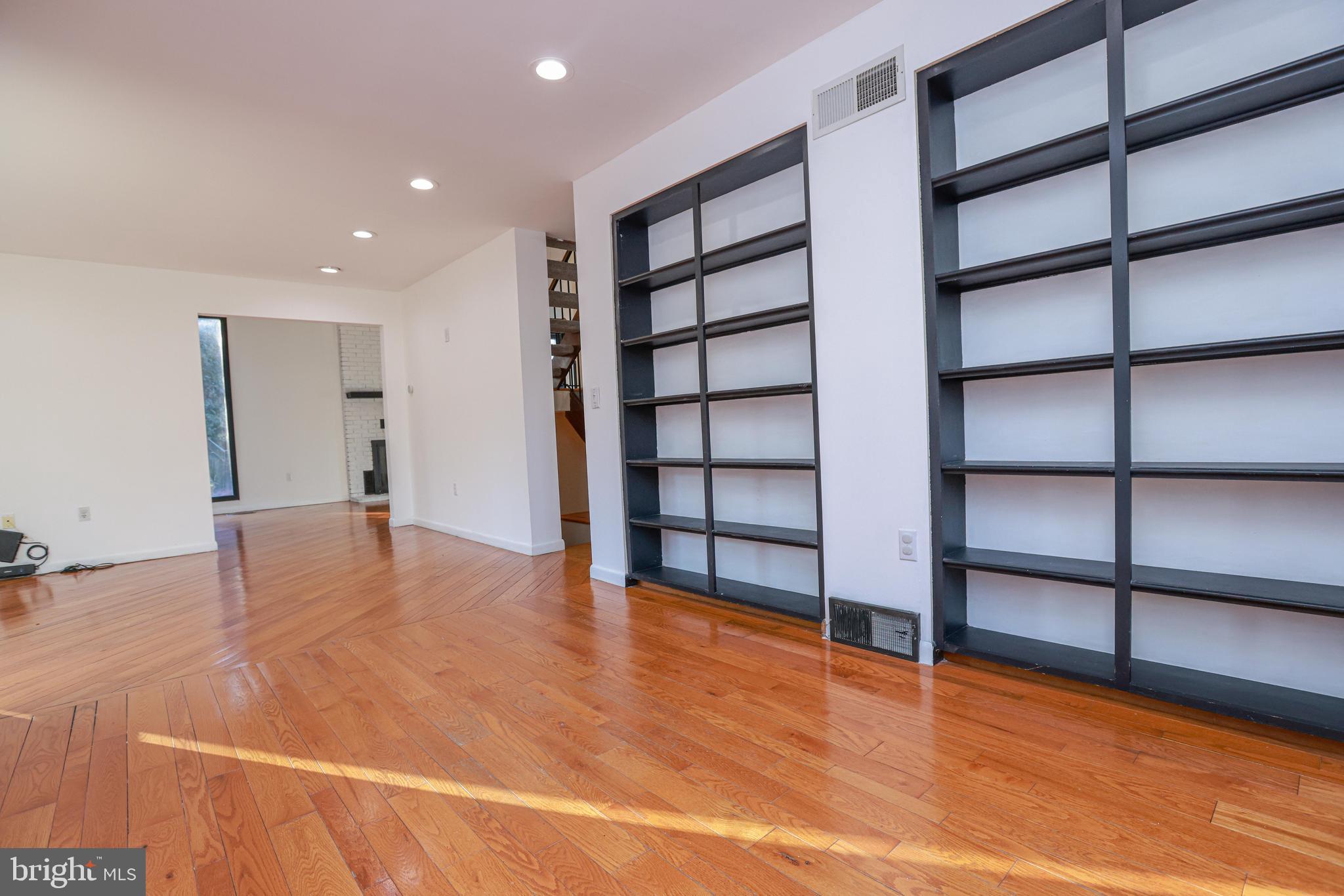 KIMBERLY MEADOWS - Residential