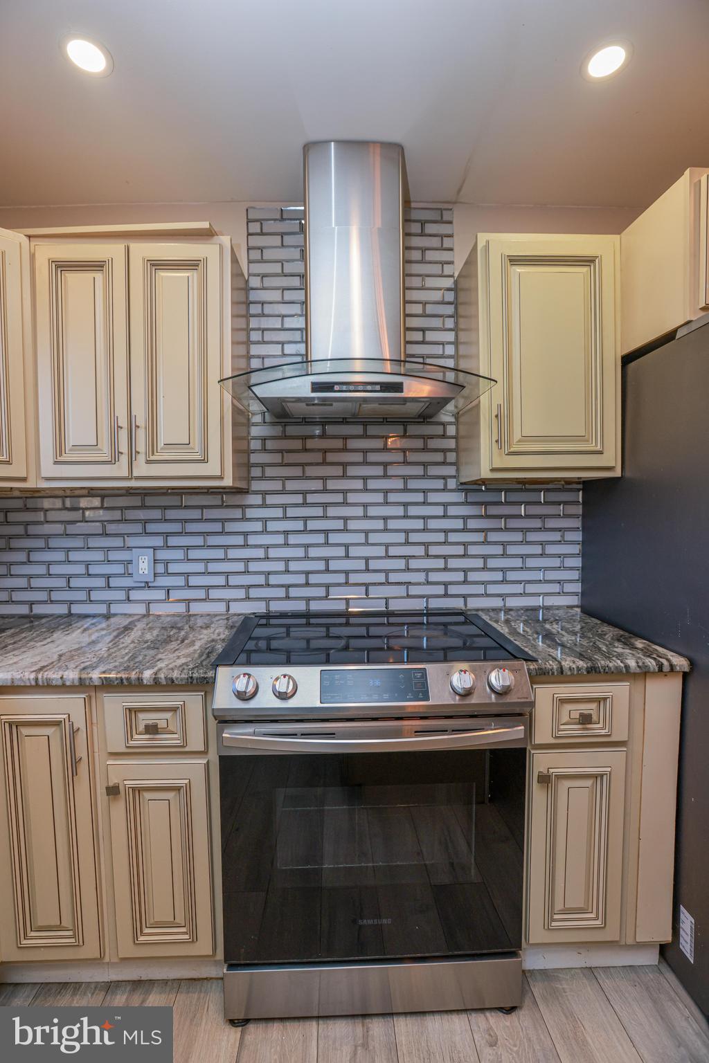 KIMBERLY MEADOWS - Residential