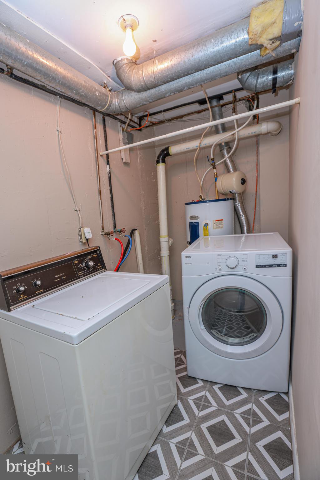 KIMBERLY MEADOWS - Residential