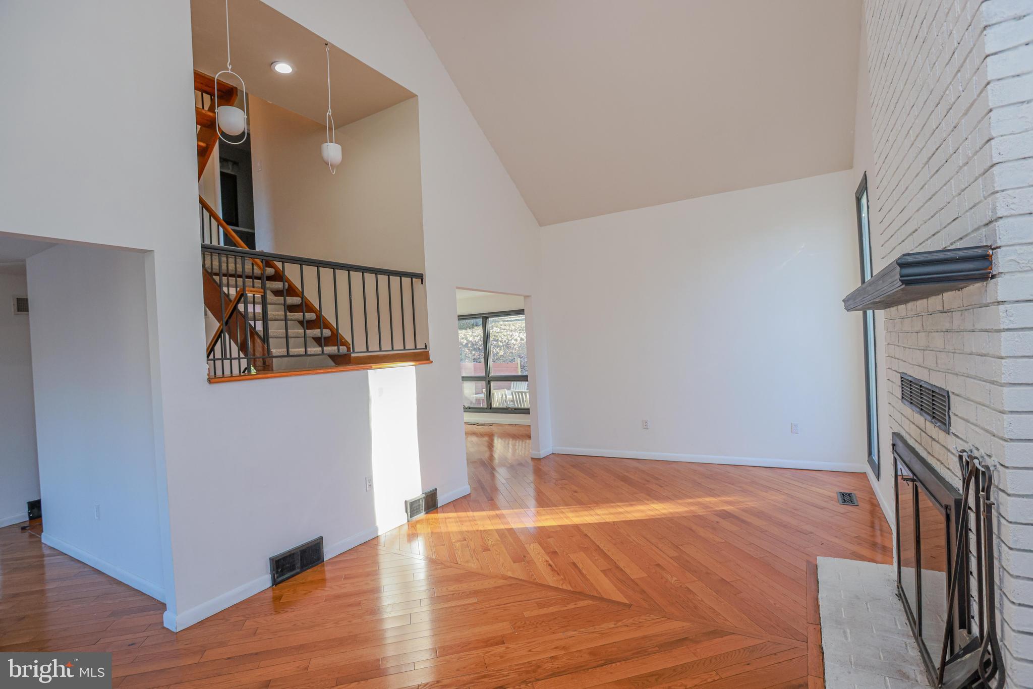 KIMBERLY MEADOWS - Residential