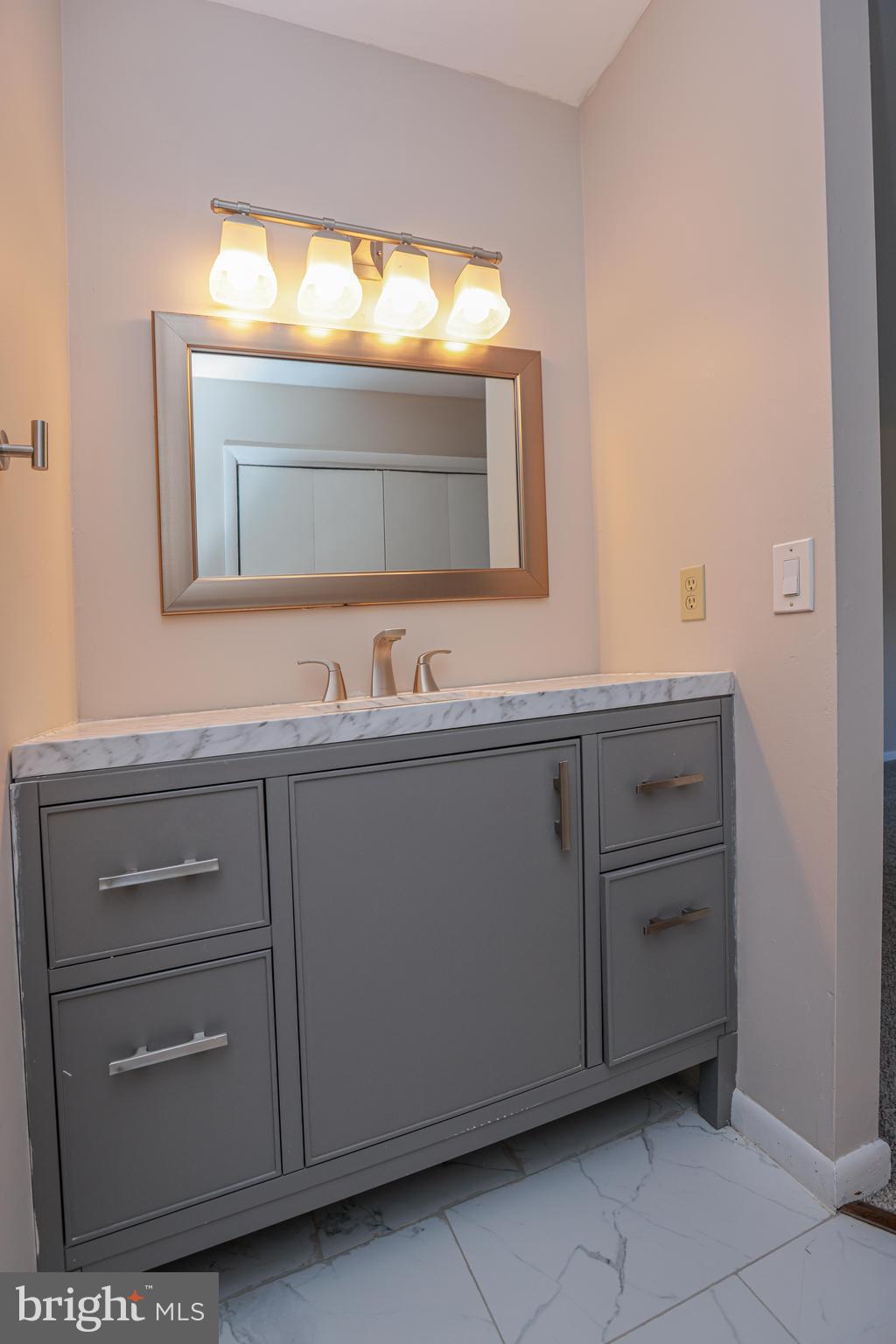 KIMBERLY MEADOWS - Residential