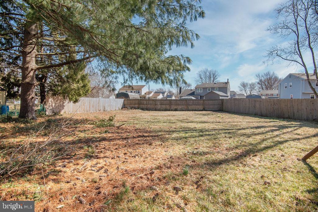 EAGLE GLEN - Residential