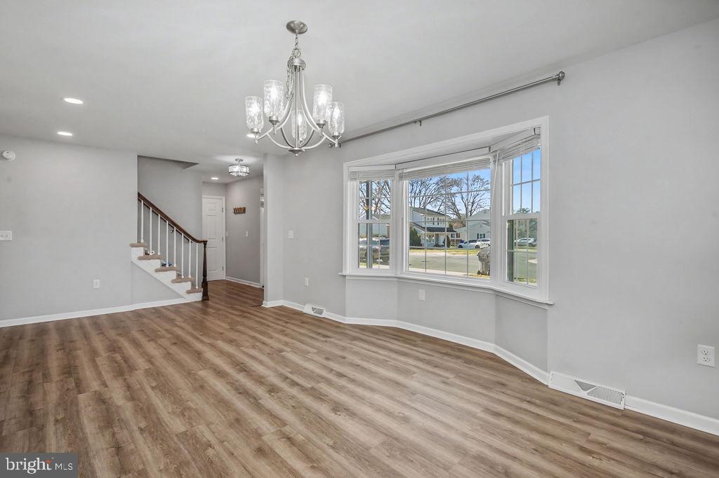 EAGLE GLEN - Residential