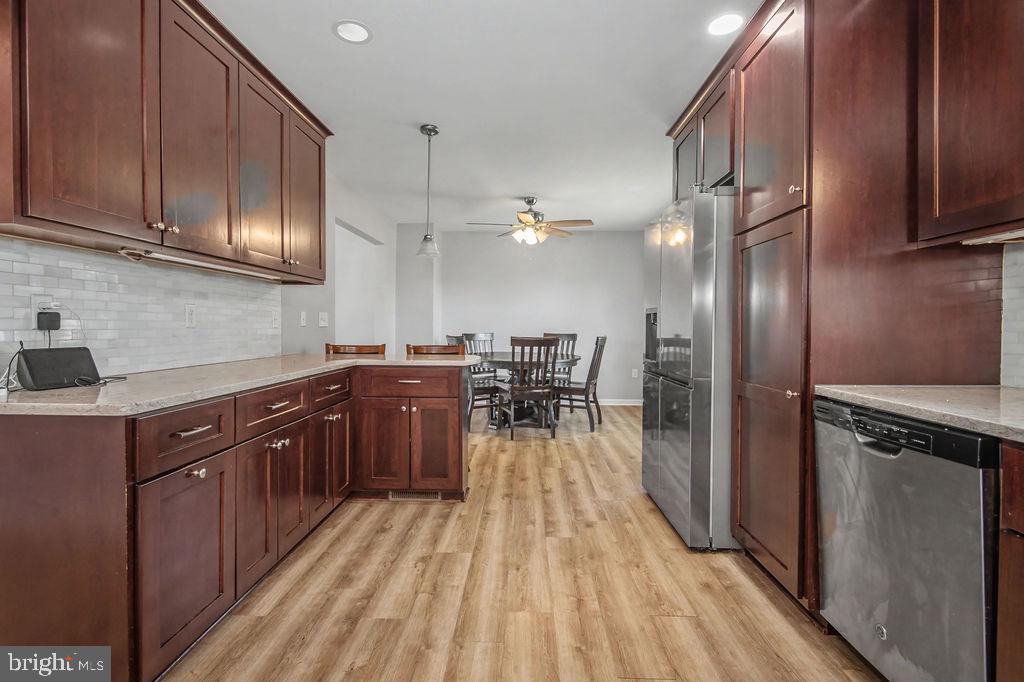 EAGLE GLEN - Residential