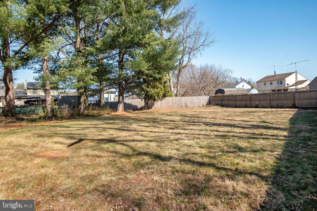 EAGLE GLEN - Residential