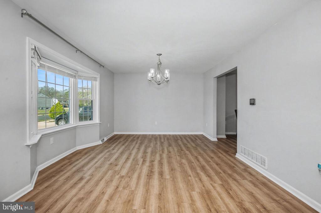 EAGLE GLEN - Residential