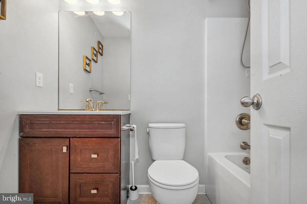 EAGLE GLEN - Residential