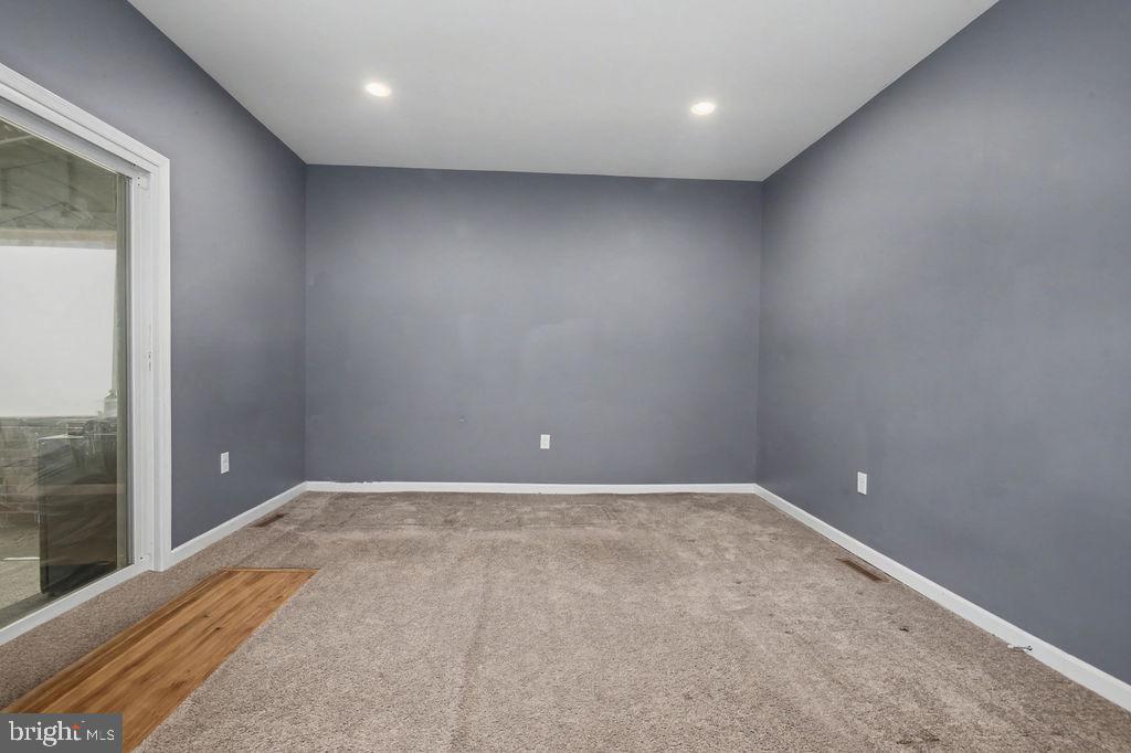 EAGLE GLEN - Residential