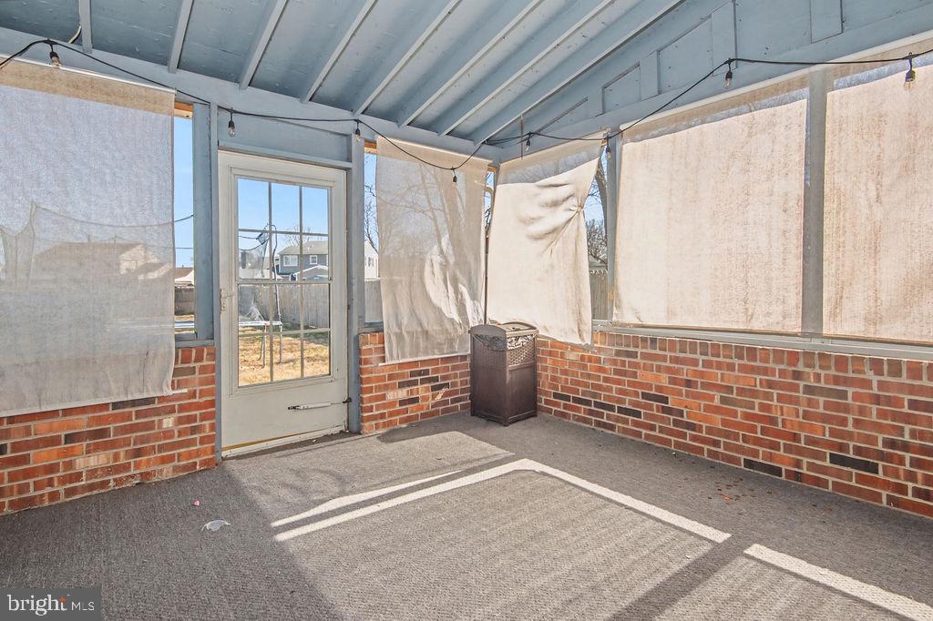 EAGLE GLEN - Residential